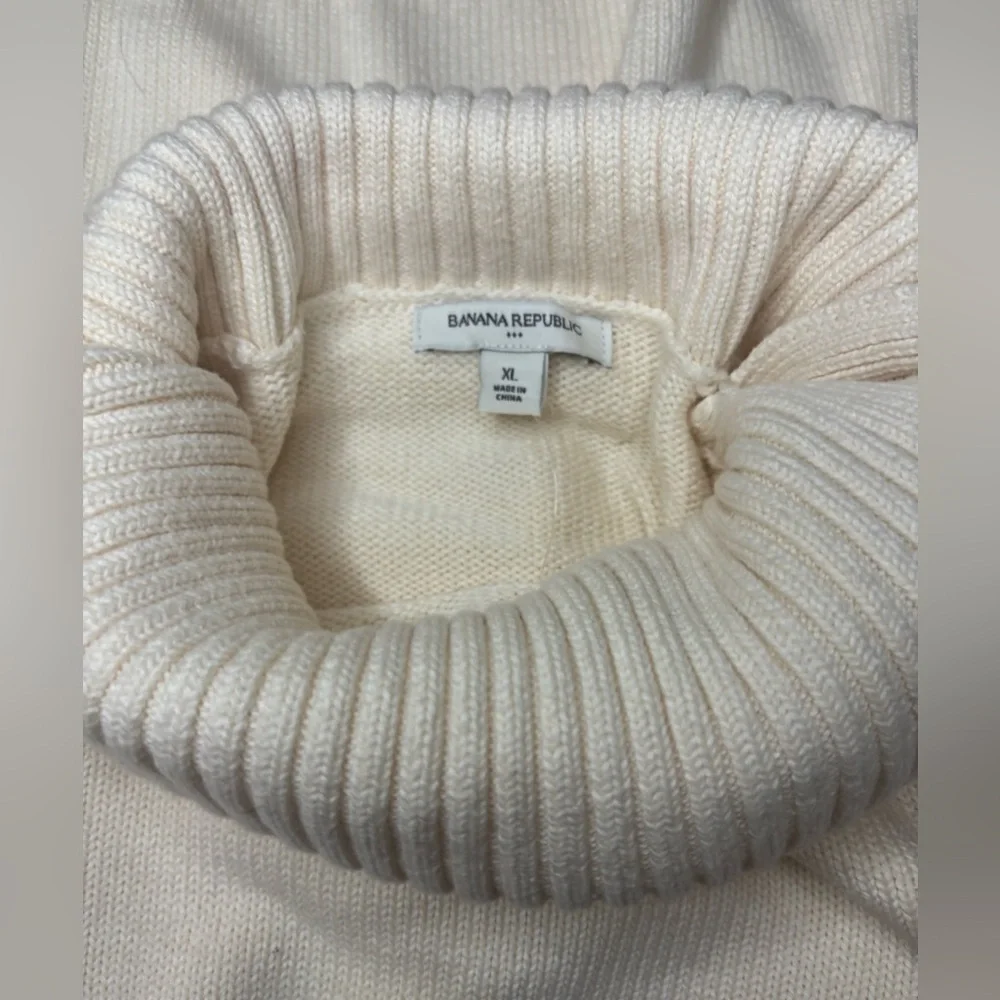 Banana Republic elegant cream